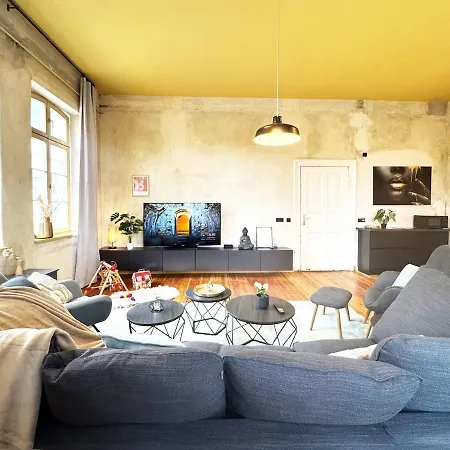 Platanenblick In An Der Elbe Schönebeck