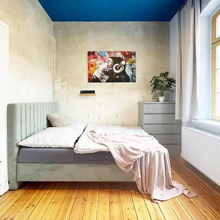 Platanenblick In An Der Elbe *