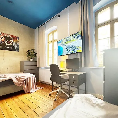 Platanenblick In An Der Elbe Schönebeck