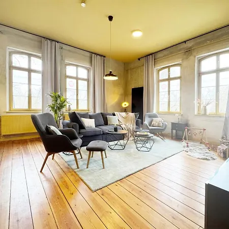 Platanenblick In An Der Elbe *