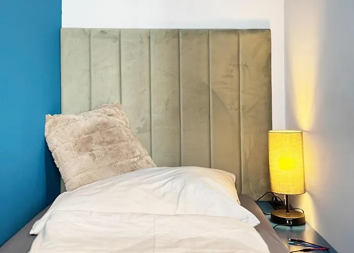 Platanenblick In An Der Elbe *