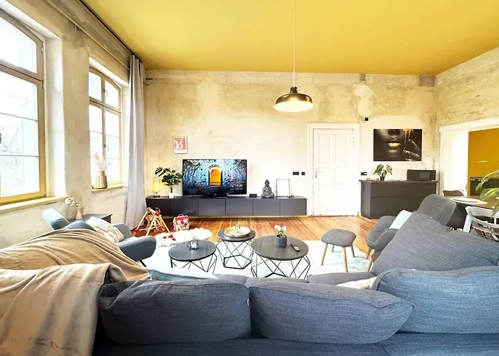 Platanenblick In An Der Elbe Schönebeck