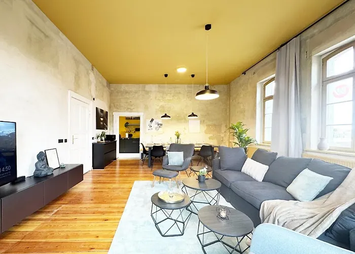 Platanenblick In An Der Elbe * Schönebeck