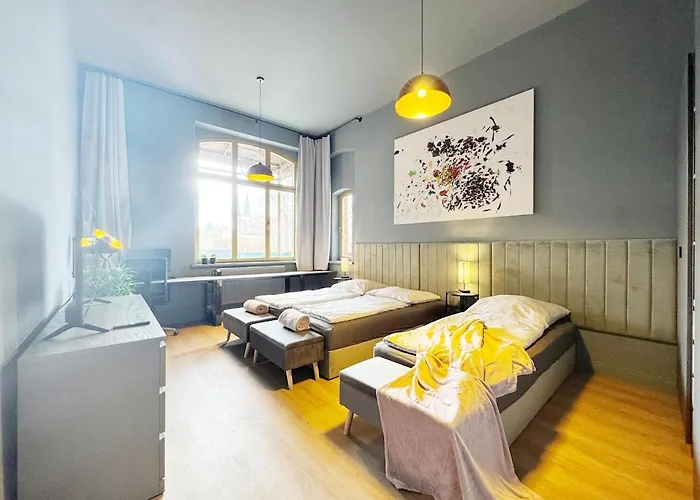 Platanenblick In An Der Elbe *