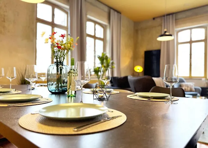 Platanenblick In An Der Elbe Schönebeck