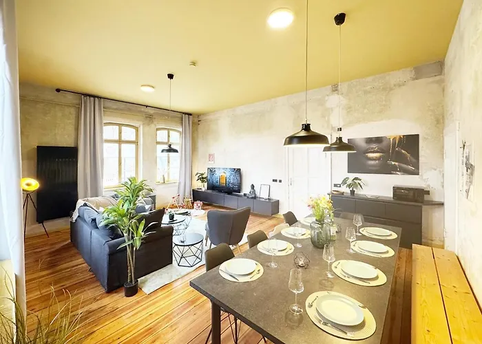 Platanenblick In An Der Elbe * Schönebeck